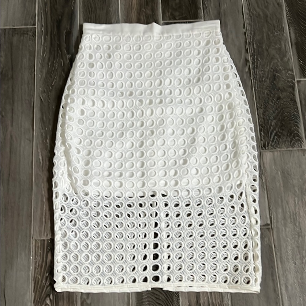 NWOT! Banana Republic Elegant White Lace Pencil Skirt
